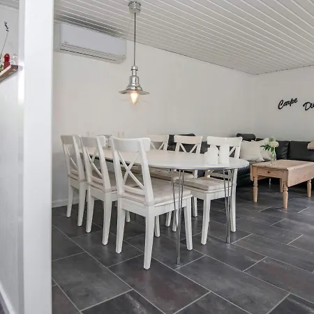 Three-bedroom Holiday In 2 Hébergement de vacances